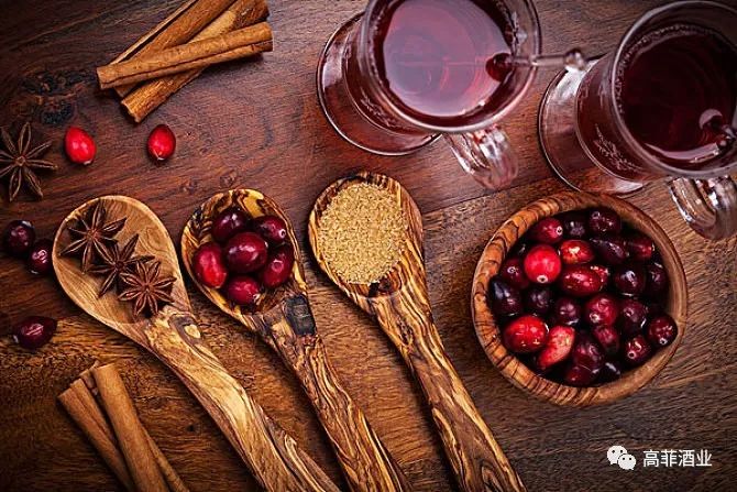 冬季必備的熱紅酒,打開暖冬模式 冬季必備的熱紅酒,打開暖冬模式